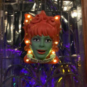 Beetlejuice Miss Argentina Light Up LED Head Door Knocker Halloween Prop 9”x 13”